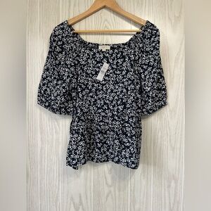 Loft Women's Blouse Large Navy White Floral Smocked Scoop Neck Short Sleeve NWT